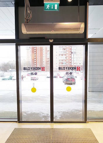 Водяная тепловая завеса КЭВ-42П3111W, длиной 1.5 м ТЕПЛОМАШ